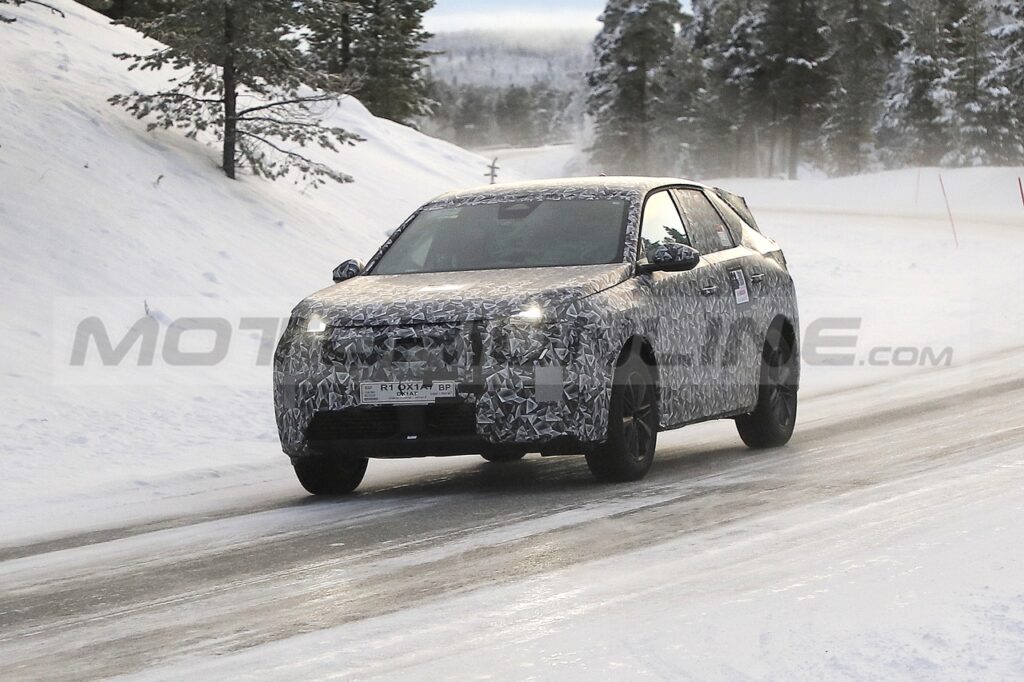 Peugeot 3008: primo avvistamento della nuova generazione [FOTO SPIA]