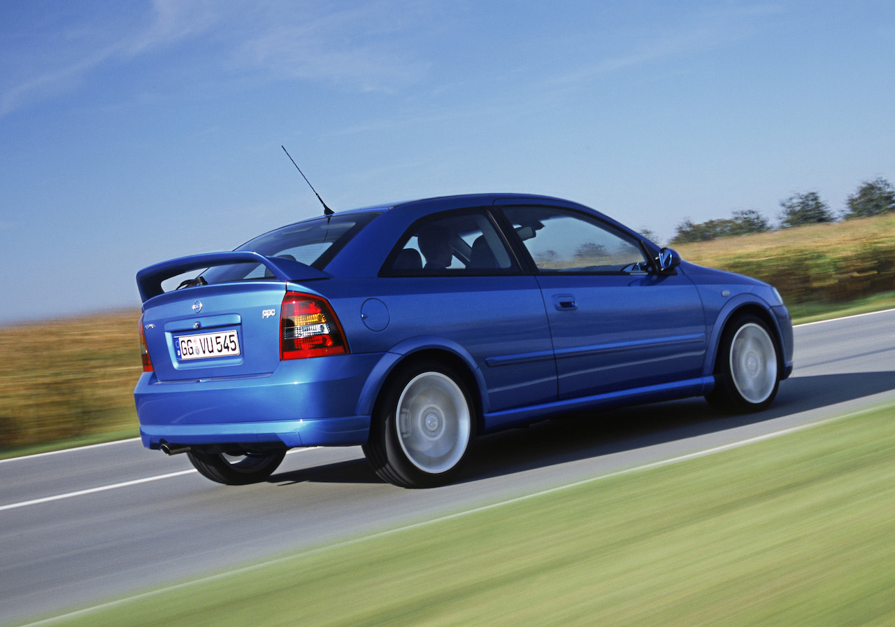 Opel Astra: le versioni sportive dall’iconica OPC alla nuova GSe