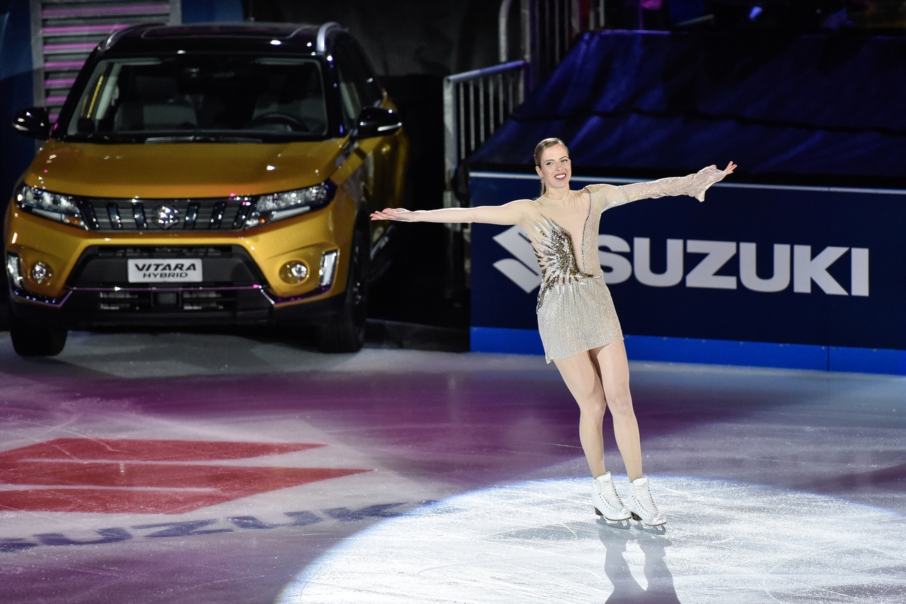 Suzuki supporta il grande pattinaggio sul ghiaccio