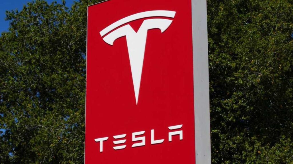 Tesla Robovan: il furgone elettrico potrebbe arrivare sul mercato nel 2024