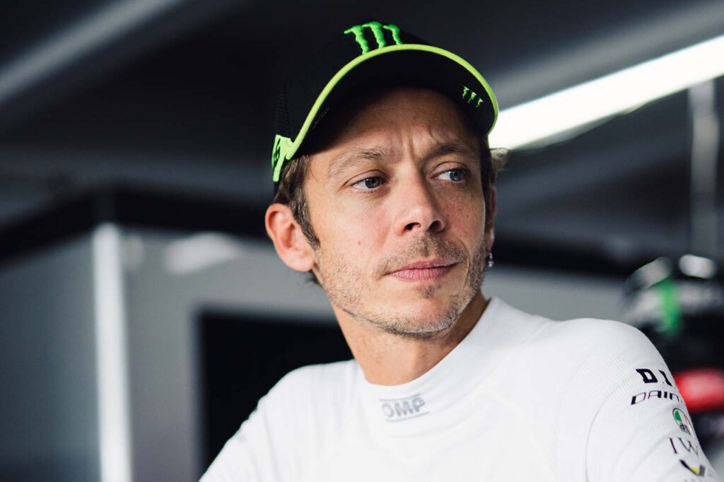 Valentino Rossi è nuovo pilota ufficiale BMW per la stagione 2023