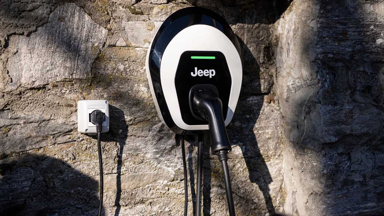 Incentivi 2023: il bonus colonnine sarà erogato tramite rimborso