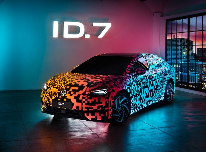 Volkswagen ID.7 2023: caratteristiche, autonomia e VIDEO