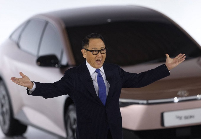 Toyota, cambia il CEO: dopo 14 anni Toyoda lascia, al suo posto Sato