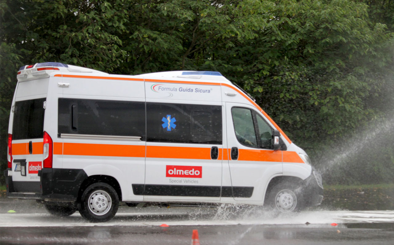 Autostrada A4, quattro tir si schiantano: muore un 49enne