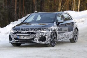 Audi S3 2024: il restyling, per la prima volta, su strada [FOTO SPIA]