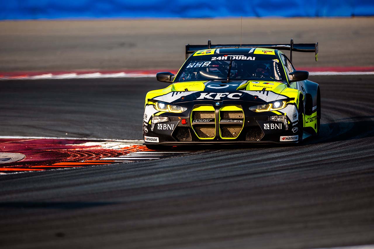Valentino Rossi centra il podio alla 24 Ore di Dubai con la BMW M4 GT3