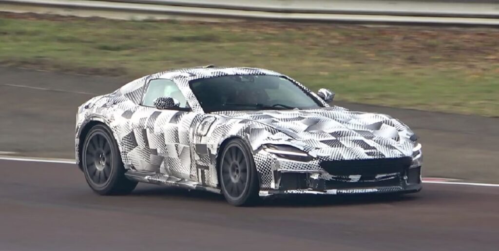 Ferrari 812 Superfast: la sua erede avvistata in pista in un video