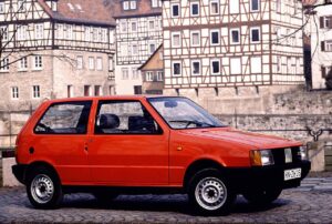 Fiat Uno: la mitica auto festeggia 40 anni