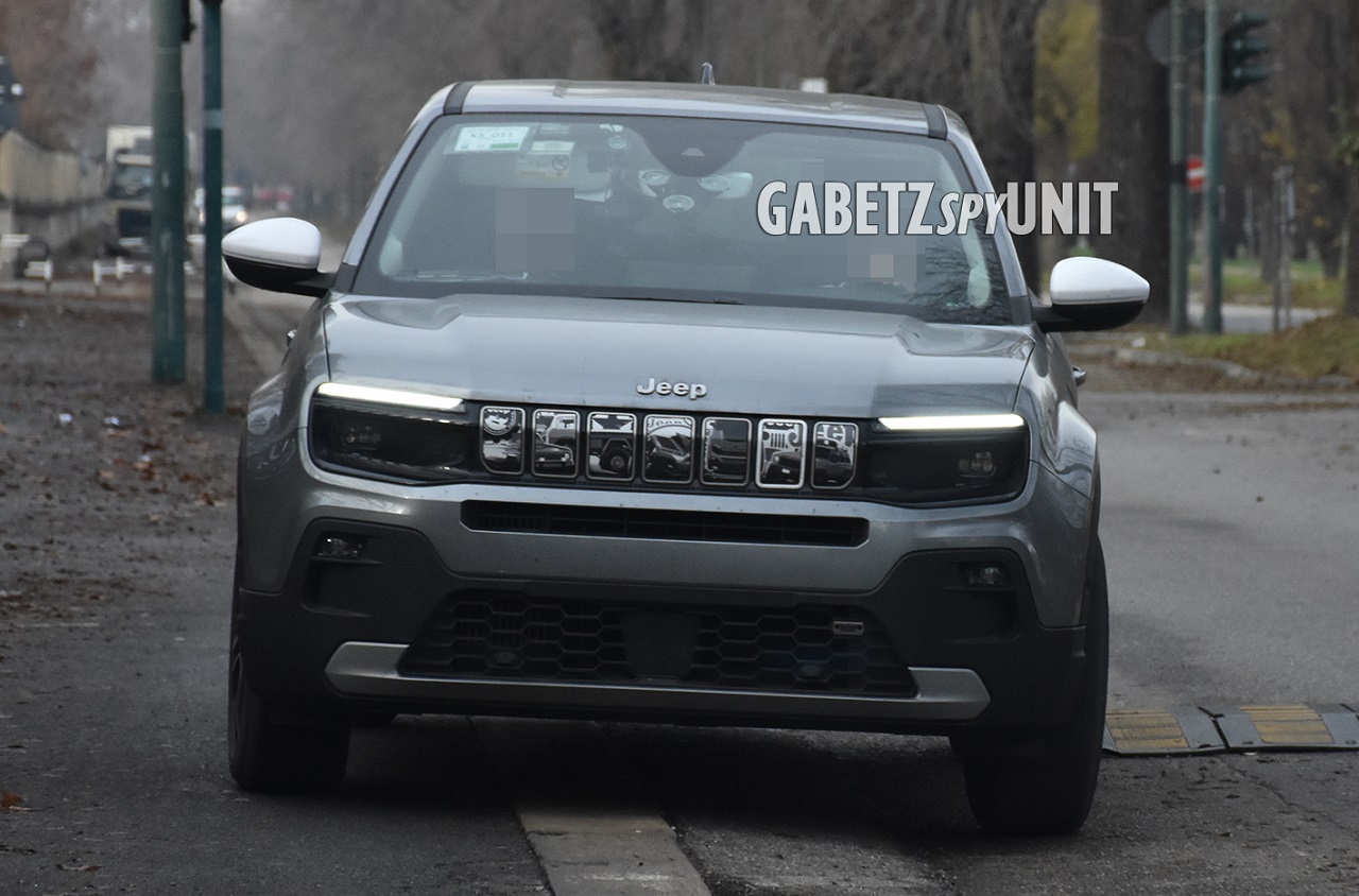 Jeep Avenger: avvistato esemplare con particolare griglia