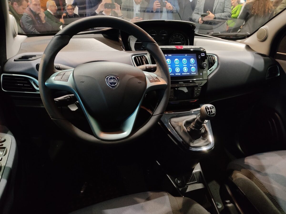 Supporto Per Telefono Auto Per Lancia Ypsilon 2015-2024 – Attacco Alle Prese D'aria, Regolabile E Rotante, Accessorio Interno
