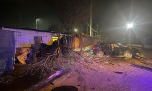 Monza, Porsche a folle velocità travolge la segnaletica e si schianta su una casa prefabbricata