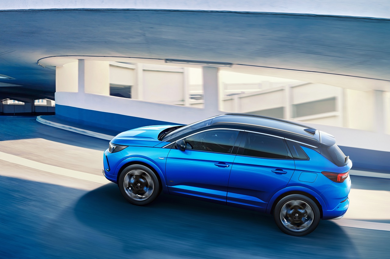 Opel: vasta gamma di accessori per affrontare l’inverno