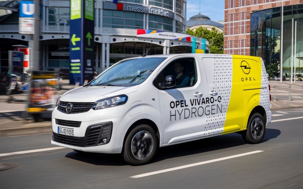 Opel Vivaro-e Hydrogen: 400 km e rifornimento in tre minuti [FOTO]