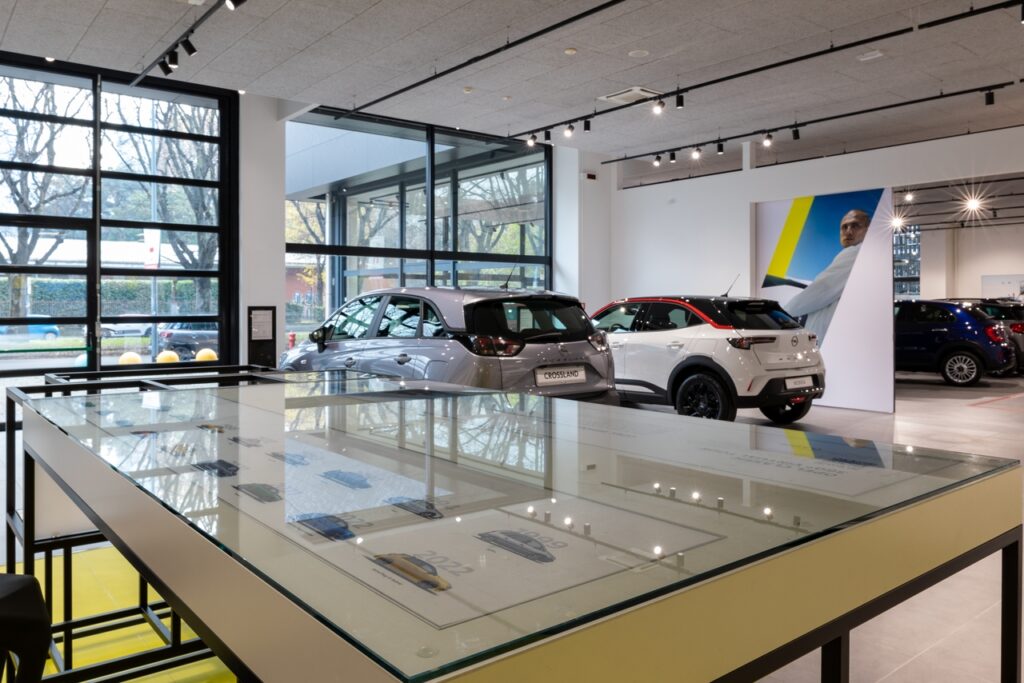Opel inaugura il primo salone di nuova generazione in Italia [FOTO]