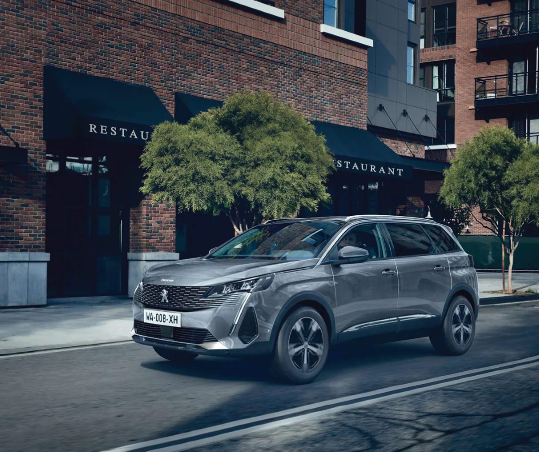 Peugeot 5008 2023: domande, risposte e caratteristiche [VIDEO]
