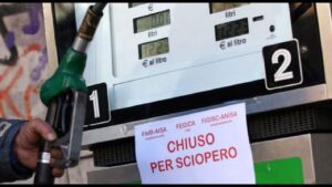Sciopero benzinai: esposto del Codacons in Procura