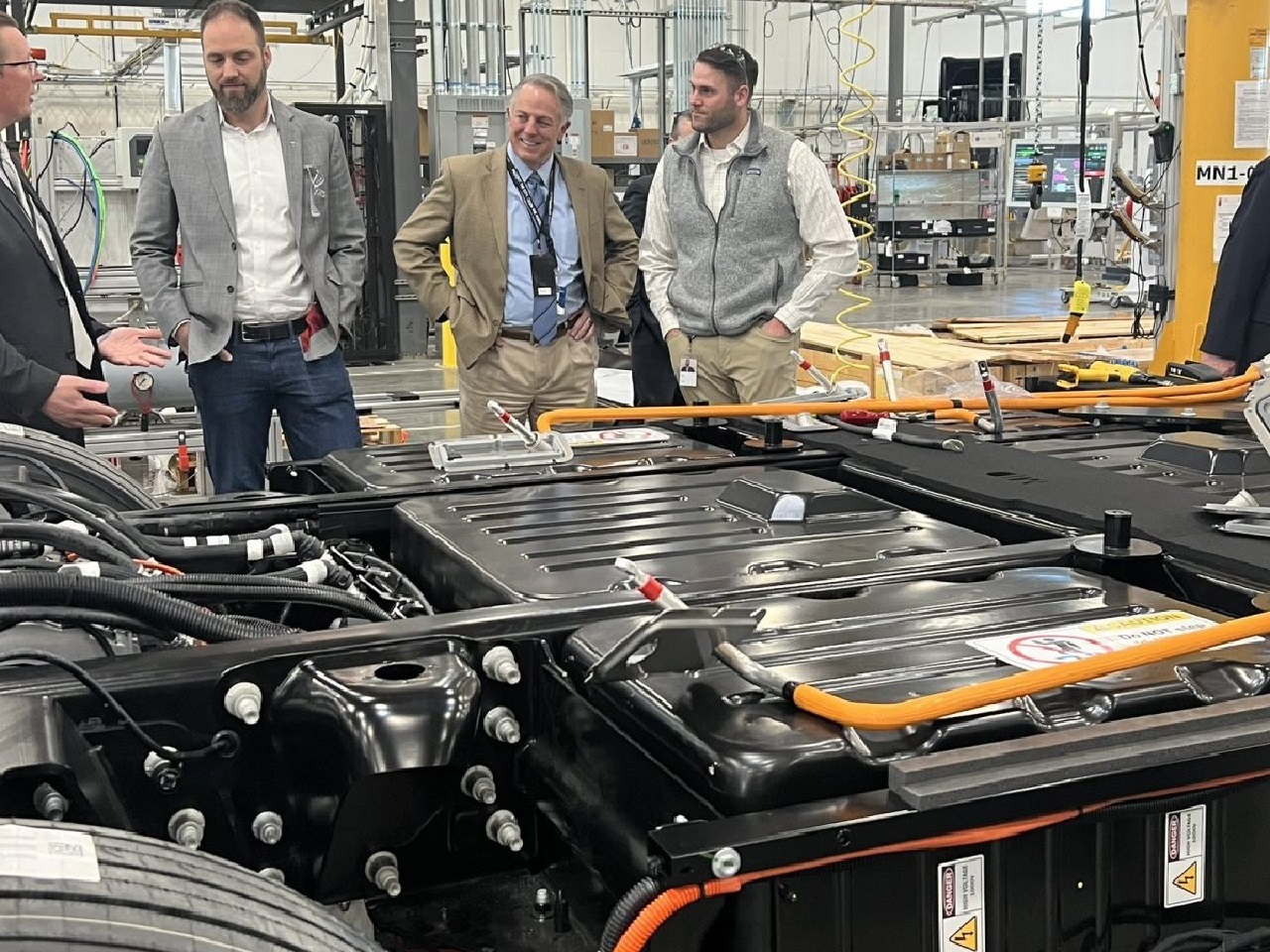 Tesla Semi: prima immagine dell’enorme pacco batteria