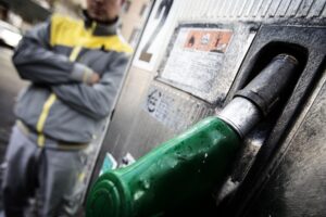 Caro carburanti: le richieste delle associazioni consumatori al Governo
