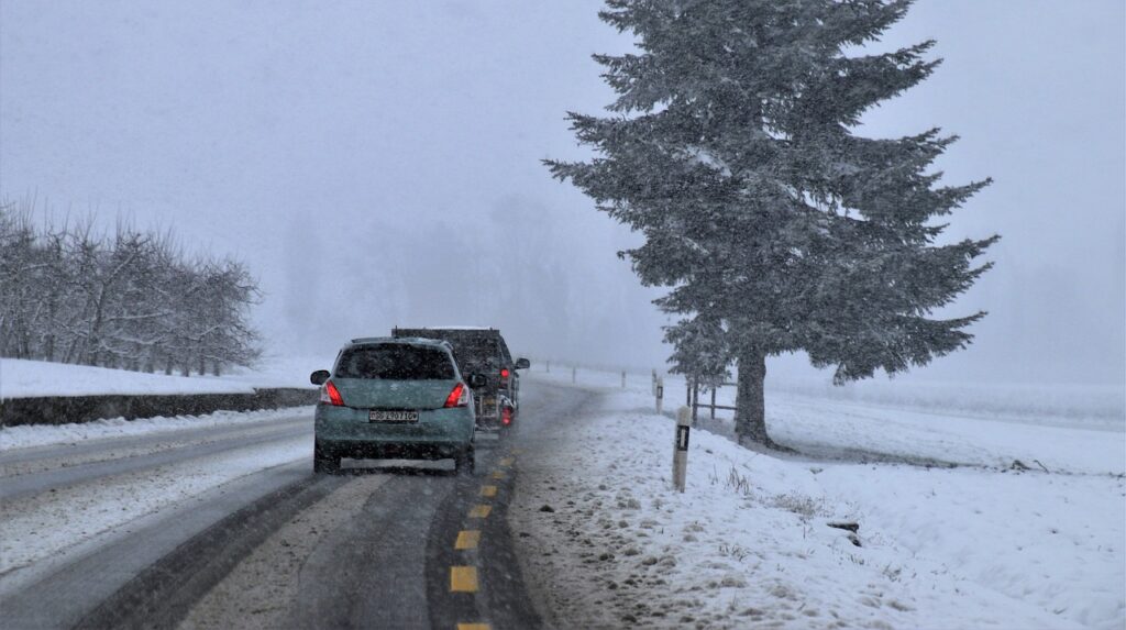 Previsioni traffico e meteo 20-22 gennaio: neve e freddo per il weekend