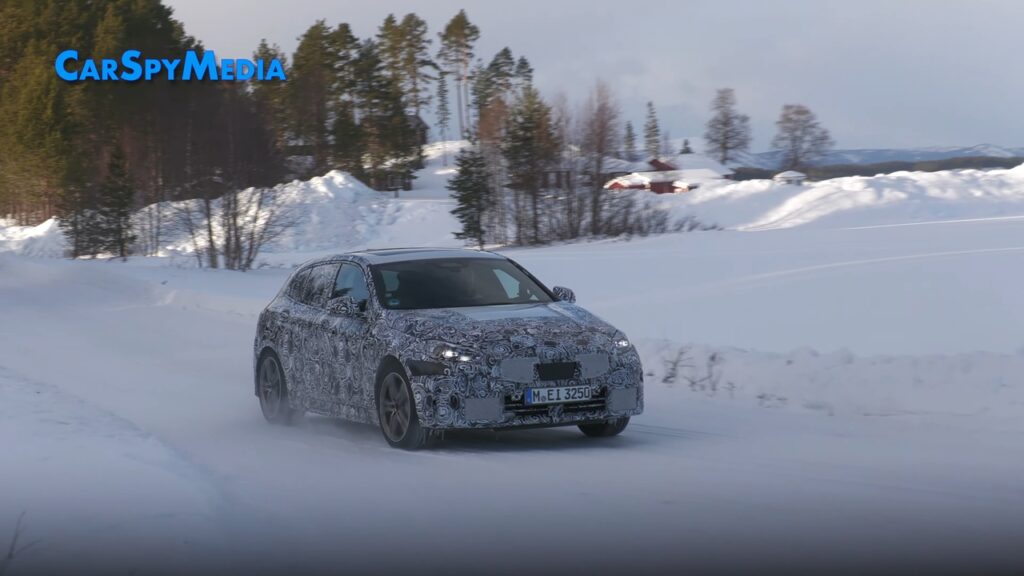 BMW Serie 1 2024: test invernali per il nuovo restyling [VIDEO SPIA]