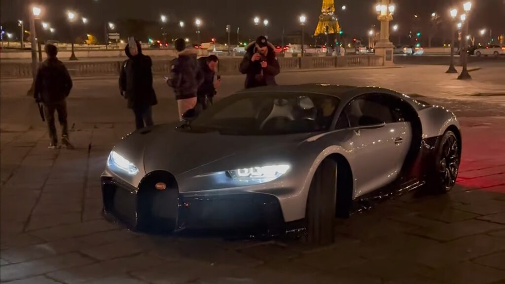 Bugatti Chiron Profilée avvistata sulle strade di Parigi [VIDEO]