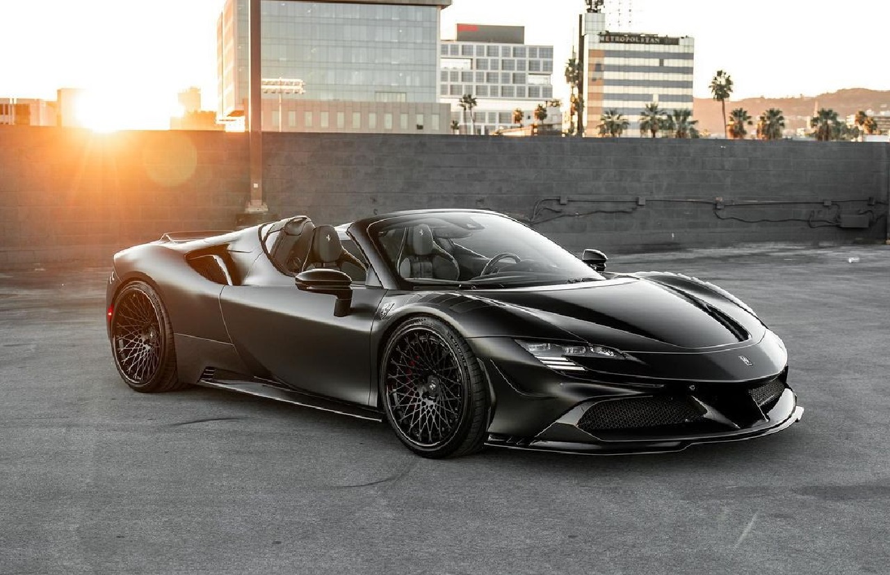 Ferrari SF90 Spider: eccola tutta nera nella versione di Ryft
