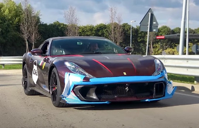 Ferrari 812 Competizione: avvistati prototipi che potrebbero anticipare delle novità [VIDEO SPIA]