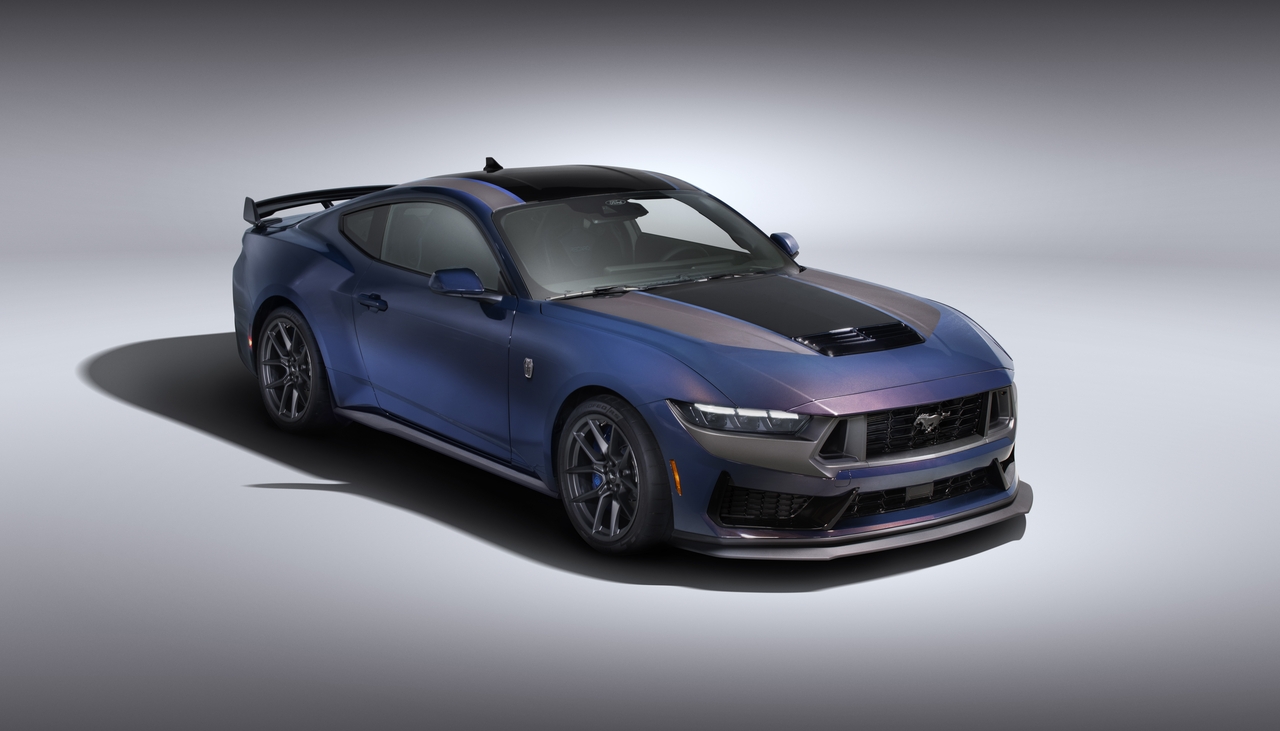 Ford Mustang Dark Horse 2024 interni