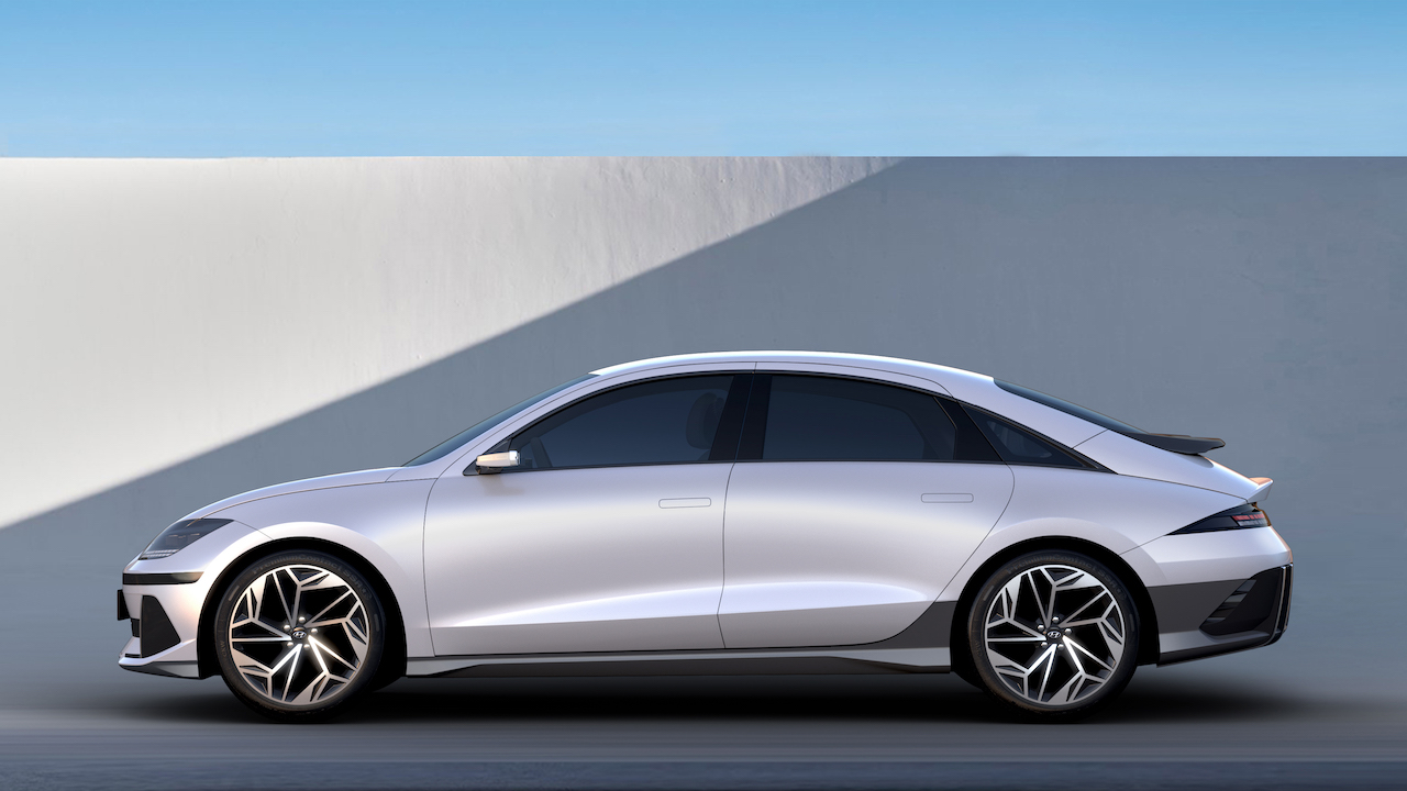 Hyundai Ioniq 6: la berlina è stata eletta Saloon of the Year