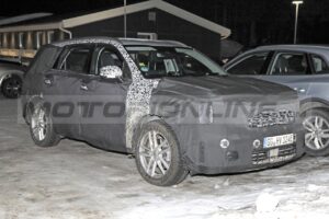 Kia Sorento 2024: primo avvistamento del nuovo restyling [FOTO SPIA]