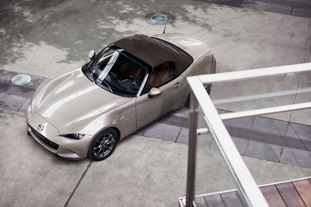 Mazda MX-5 2023: le due edizioni speciali Kizari e Kizuna