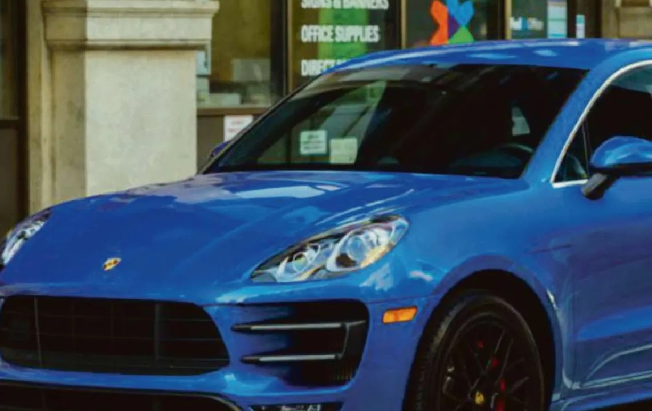Compra Porsche Macan per 56 mila euro ma scopre che è taroccata