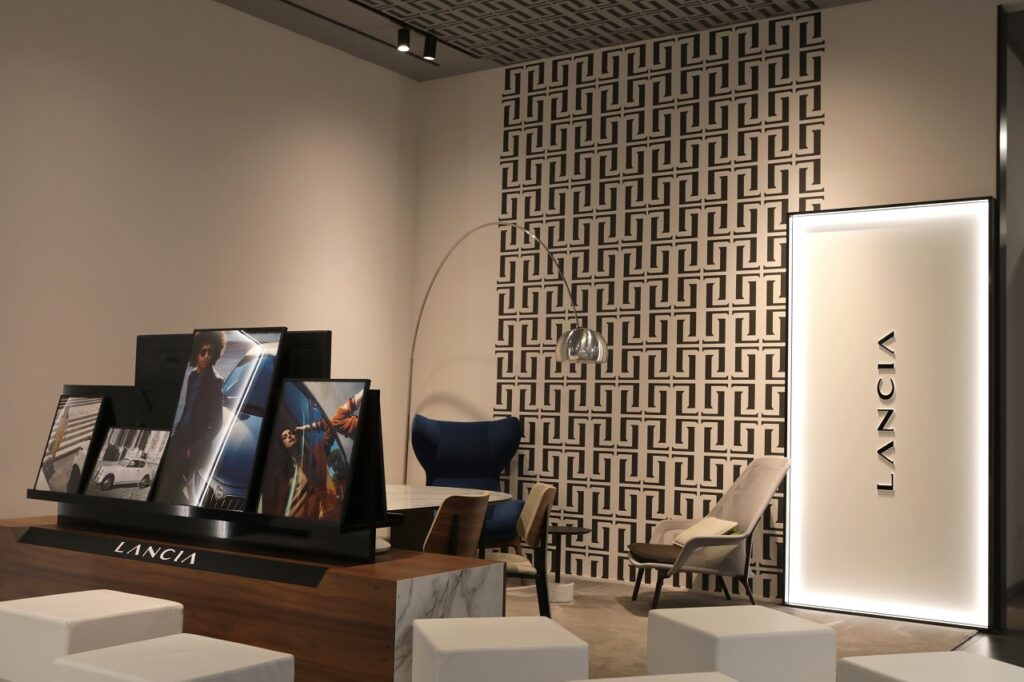 Lancia: inaugurato a Milano il primo showroom con la nuova Corporate Identity