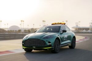 Aston Martin DBX707: il super SUV diventa la nuova auto medica della Formula 1 [FOTO e VIDEO]