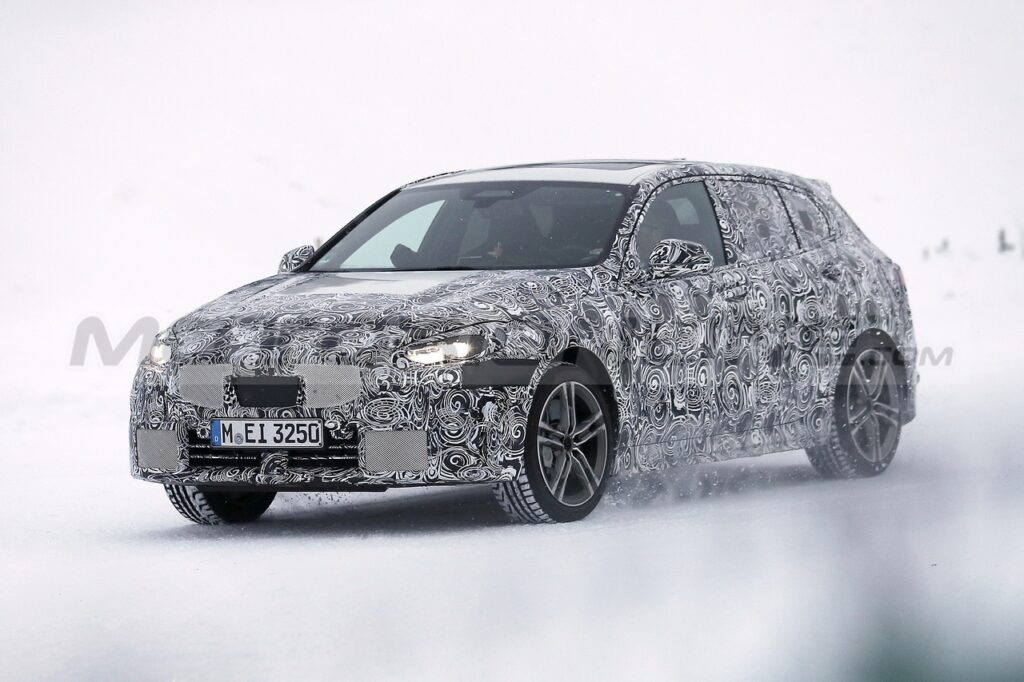 BMW Serie 1 2024: proseguono i collaudi del nuovo restyling [FOTO SPIA]