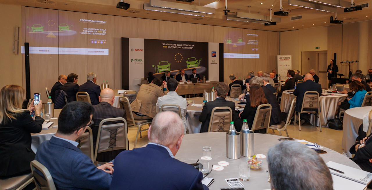 #FORUMAutoMotive 2023: la mobilità europea può essere decarbonizzata non solo con l’elettrico