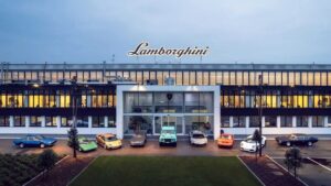 Lamborghini: nel 2023 festeggia i 60 anni di produzione di auto