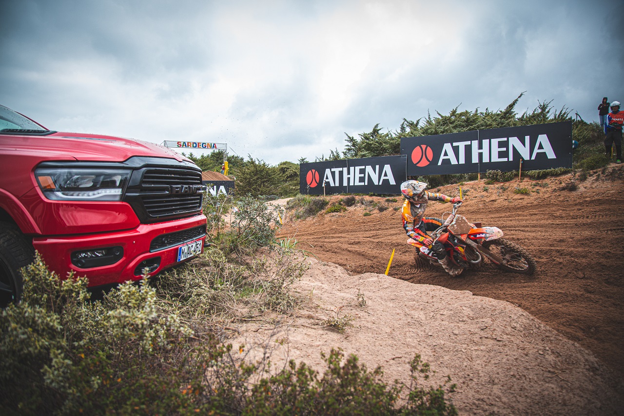 Red Bull KTM Factory Racing con al fianco RAM trionfa in MXGP a Riola Sardo