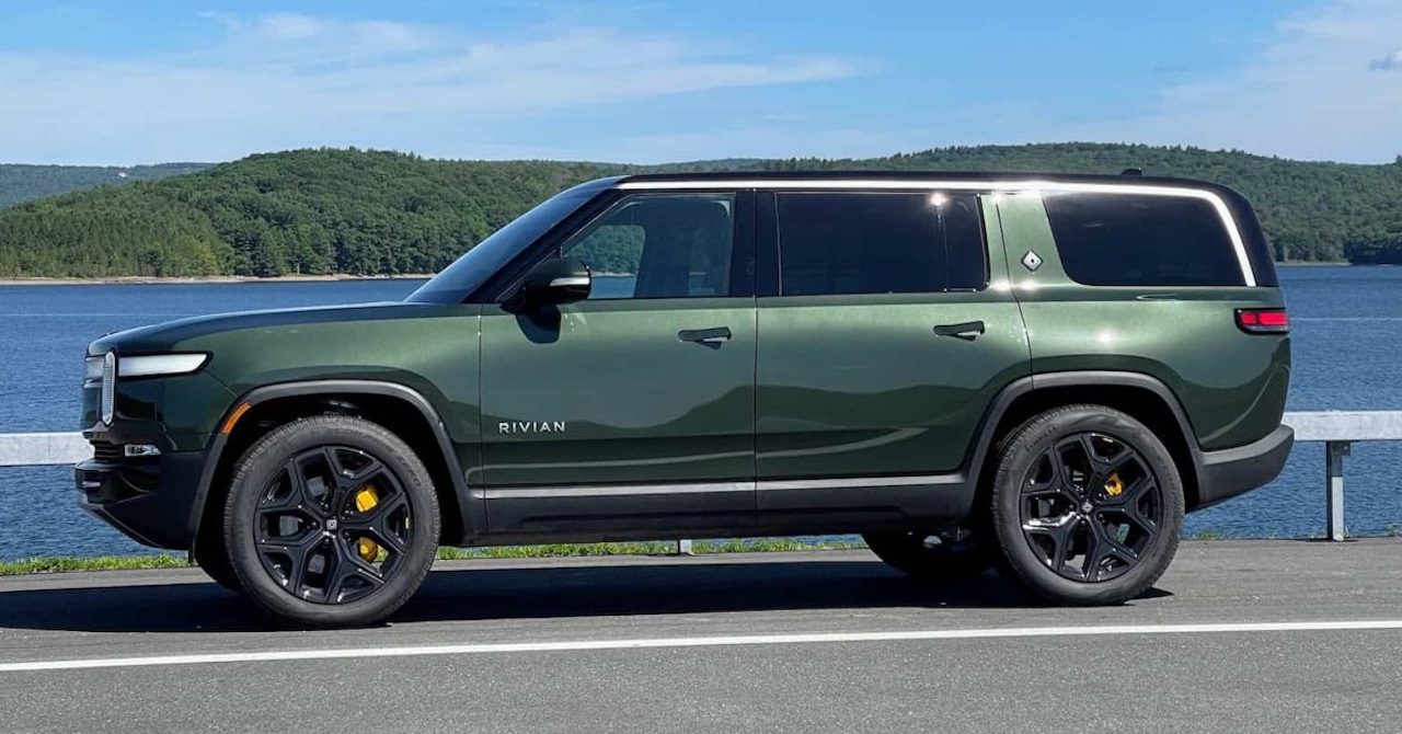 Rivian R1S Max Pack: in arrivo una nuova versione con 628 km di autonomia