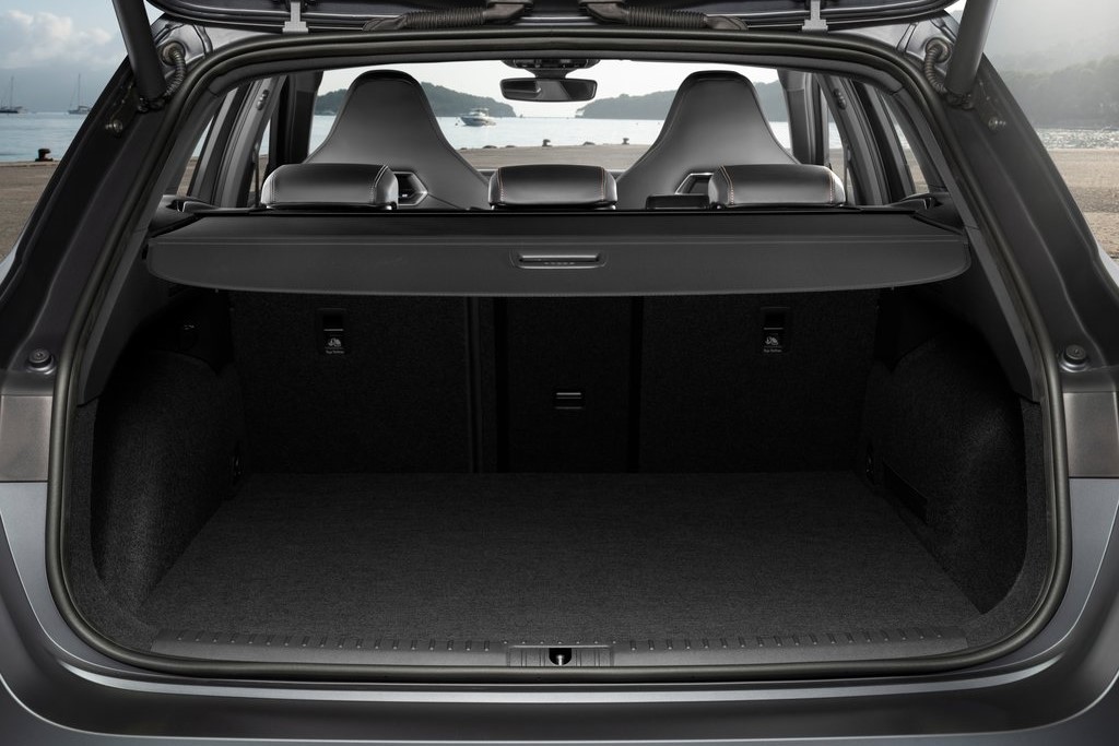 F138B - 429008 - Tappeto In Gomma Su Misura Per Bagagliaio Auto