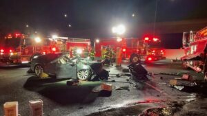 Tesla: NHTSA indaga sull’incidente mortale contro camion dei pompieri