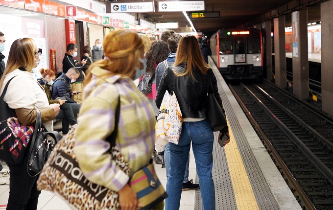 Sciopero generale 8 marzo, disagi nei trasporti in tutta Italia: gli orari