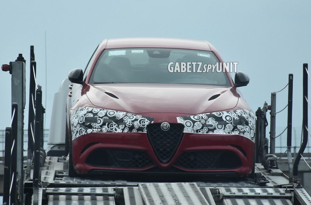 Alfa Romeo Giulia Quadrifoglio MY23 