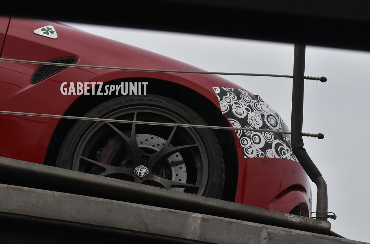 Alfa Romeo Giulia Quadrifoglio MY23: nuove foto spia a poche ore dal debutto