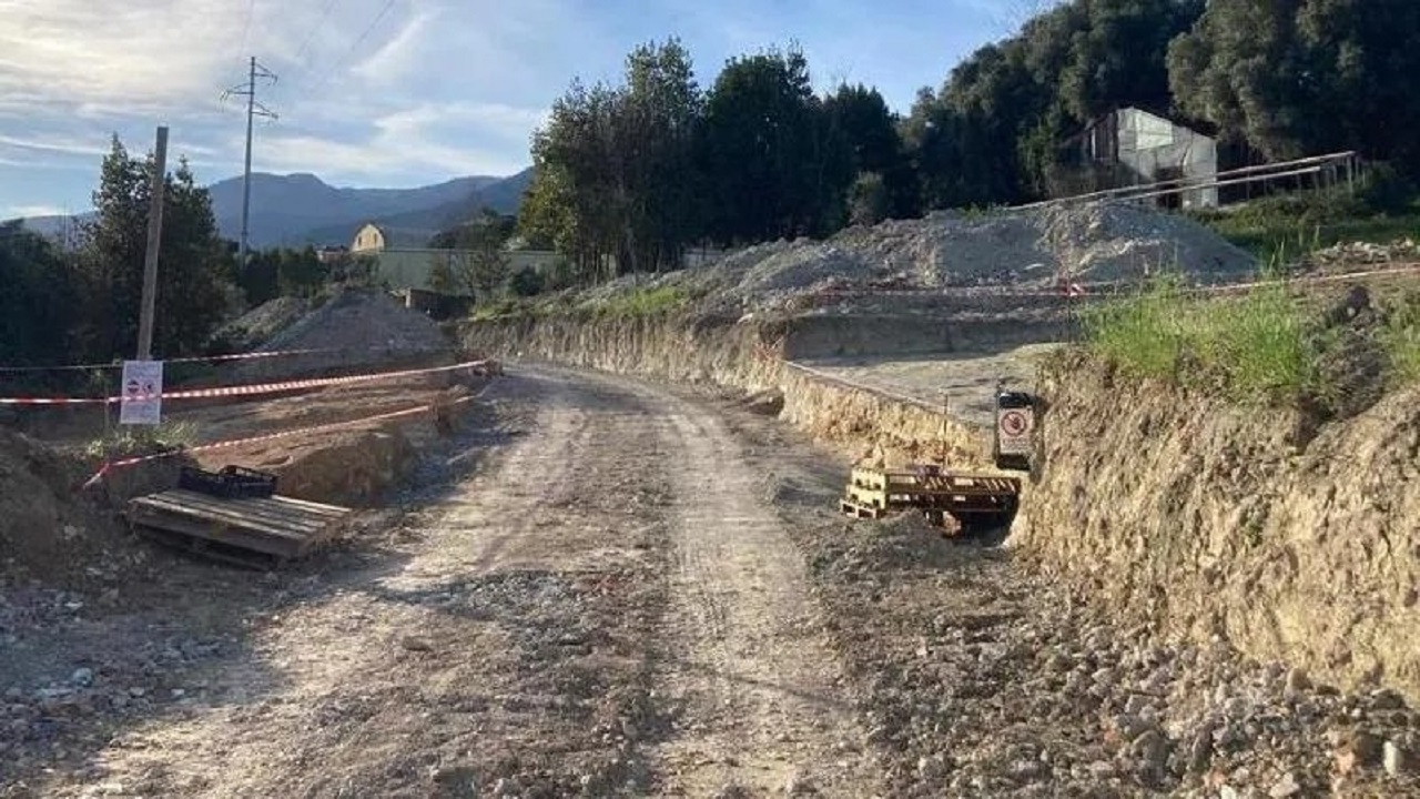 Autostrada A10: automobilista fermo in coda fa una scoperta archeologica sensazionale