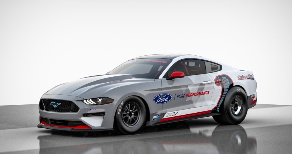 Ford Mustang Super Cobra Jet 1800: in arrivo una nuova drag car elettrica? [VIDEO TEASER]