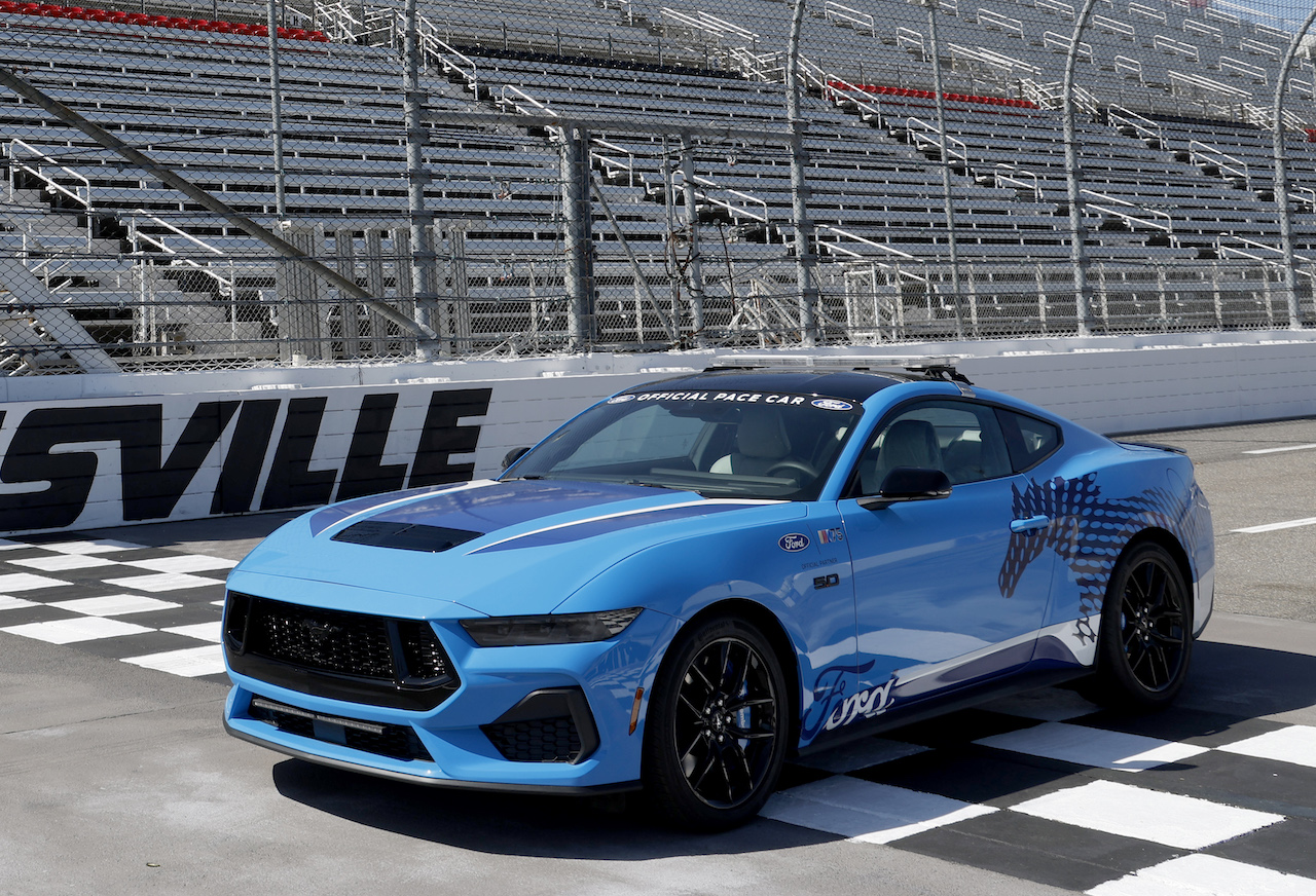 Ford Mustang GT 2024: pronto il debutto con la Nascar nel weekend