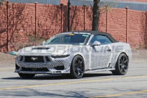 Ford Mustang Shelby GT500: primo sguardo alla nuova generazione [FOTO SPIA]