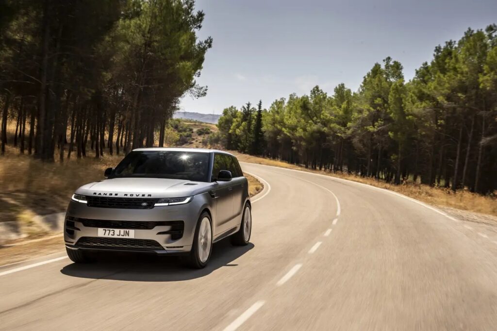 Jaguar Land Rover investirà 15 miliardi di sterline nei prossimi 5 anni